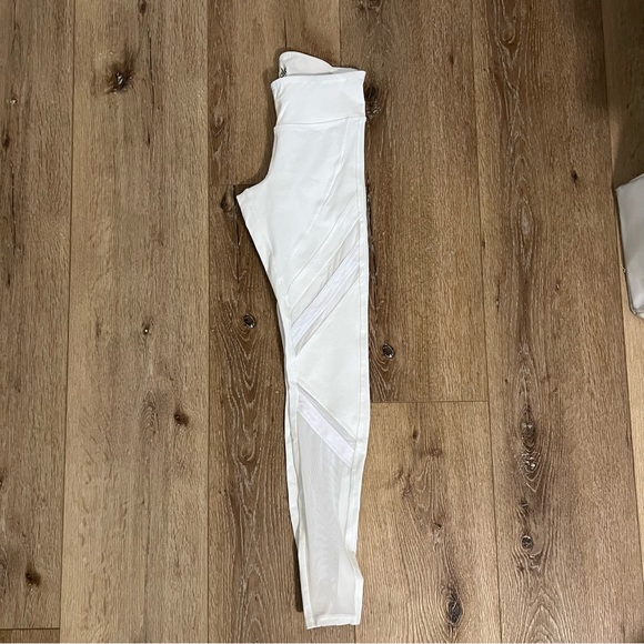 Alo Shelia Legging with Mesh Detail - Picture 5 of 7